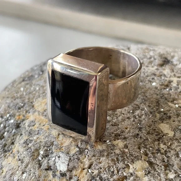 Vintage Christin Wolf Onyx Ring - Picture 7 of 13